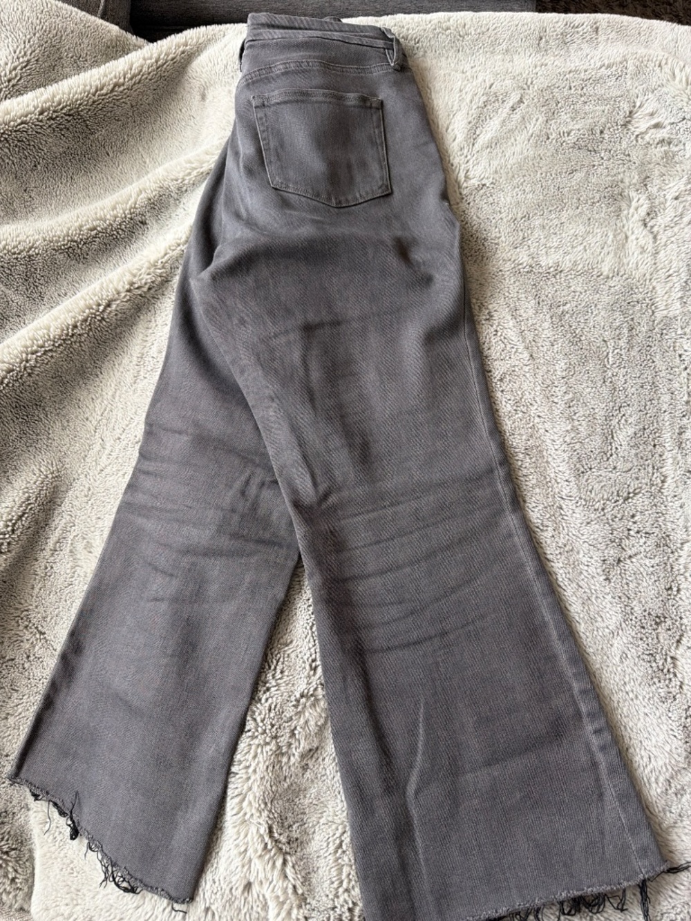 Good American Jeans - Picture 2 of 4